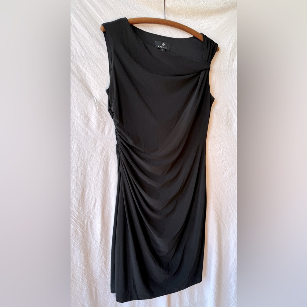 Ronni Nicole, size 10, Black semi-formal dress